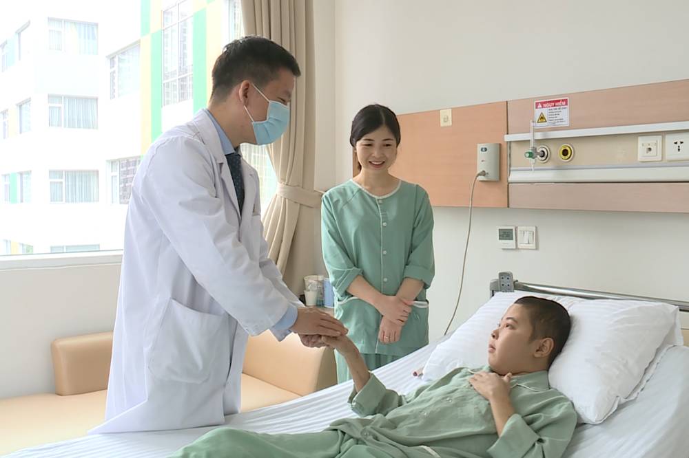 Ba ngày, hai cuộc ghép gan đặc biệt tại Vinmec: Cha cứu con, con lại cứu cha - Ảnh 2