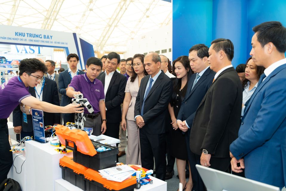 VITW 2026 khai mạc, quy tụ hơn 2.000 gian hàng công nghiệp và công nghệ - Ảnh 1