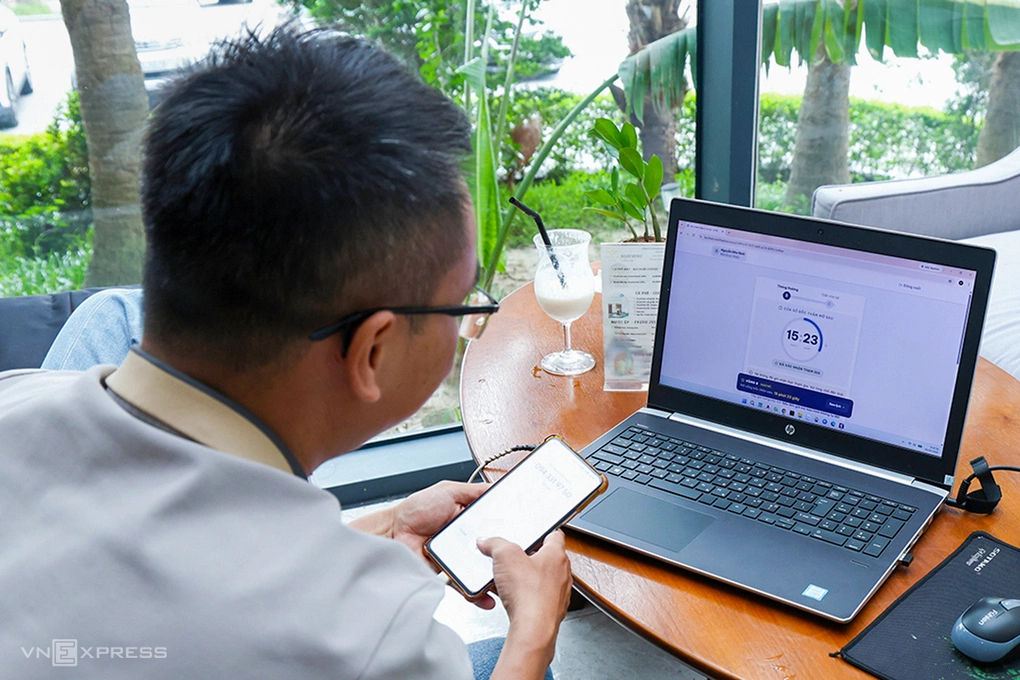 Khách hàng tham gia bốc thăm mua nhà ở xã hội, ngày 6/9. Ảnh: Đức Hùng