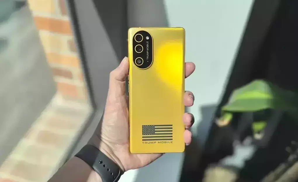 Mặt lưng của smartphone Trump T1. Ảnh: Cnet