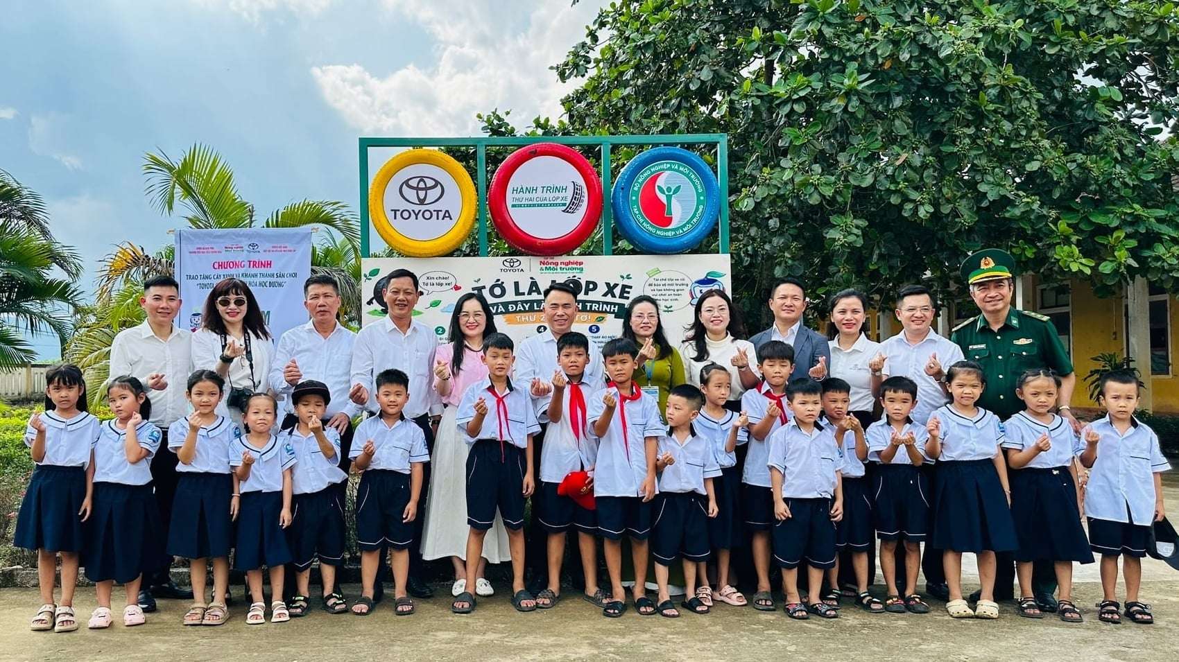 Chung tay xanh hóa học đường - Ảnh 2