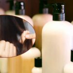 Đổi dầu gội có gây rụng tóc không? 4 điều bạn nên biết trước khi ‘đổi chai mới’