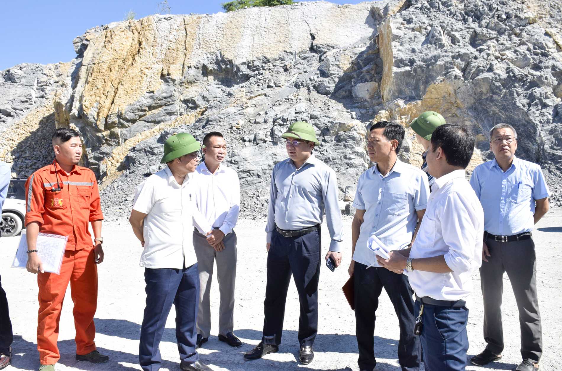 Nghệ An: Liên tục kiểm tra thực địa hoạt động khai thác khoáng sản, siết chặt kỷ cương, tối ưu nguồn tài nguyên - Ảnh 4