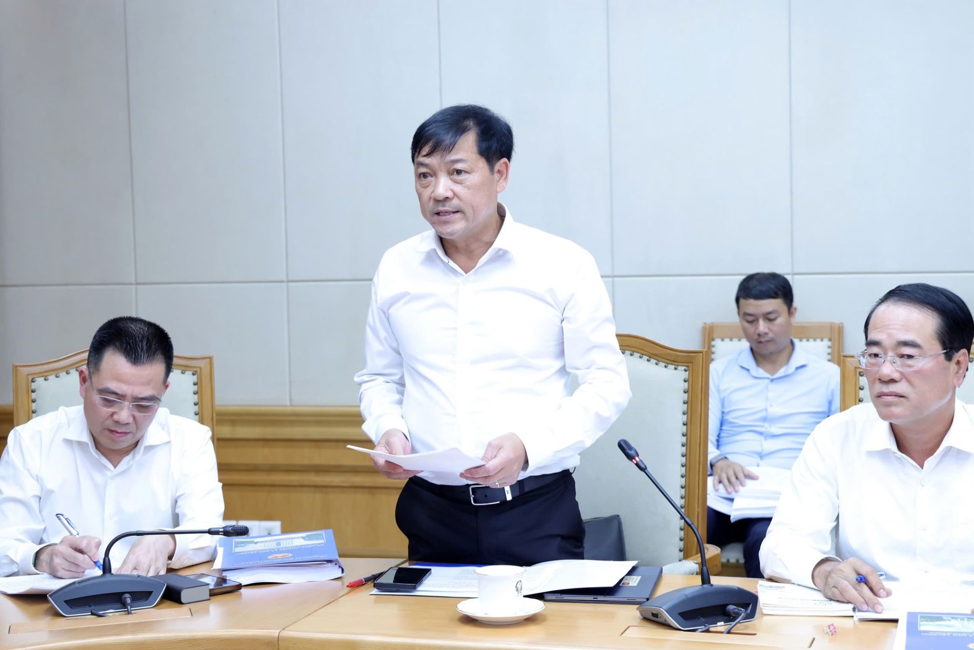 Hoàn thiện Luật Bảo vệ môi trường và Luật Tài nguyên, môi trường biển và hải đảo khả thi, sát thực tiễn - Ảnh 2