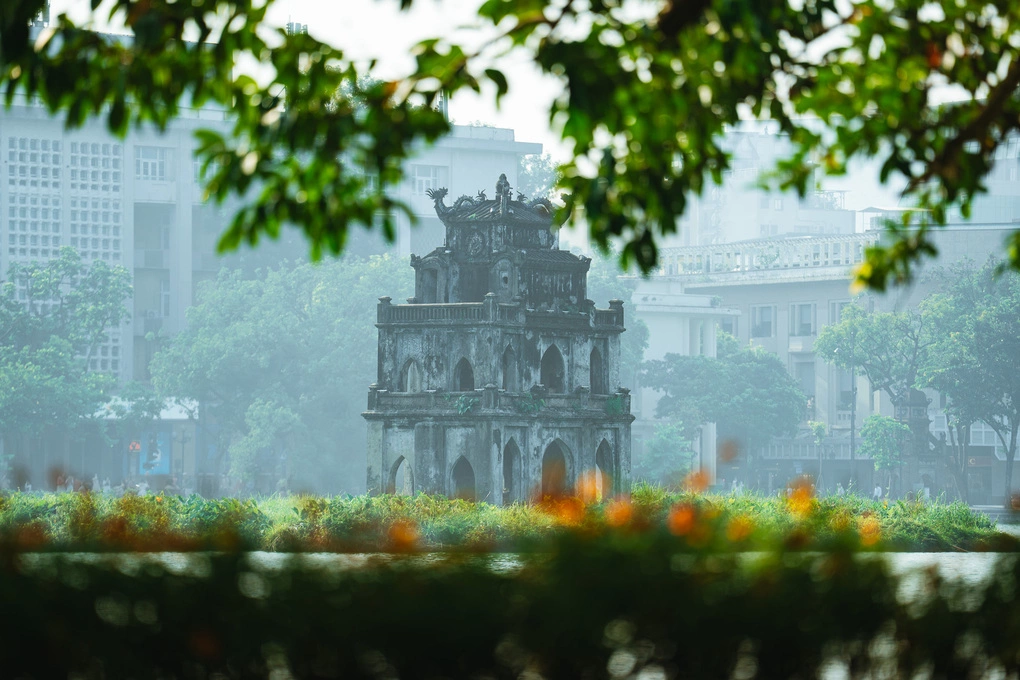 Hà Nội mùa thu. Ảnh: Lê Trọng Lộc