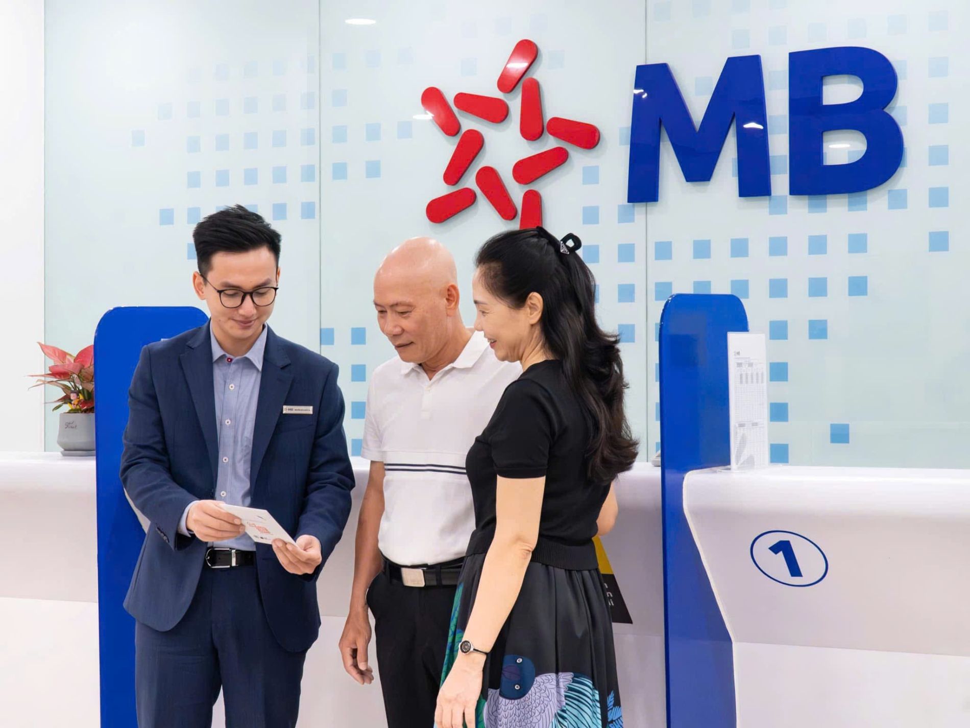MB trở thành ngân hàng đầu tiên tại Việt Nam vượt mốc 100.000 tỷ đồng vốn điều lệ - Ảnh 1