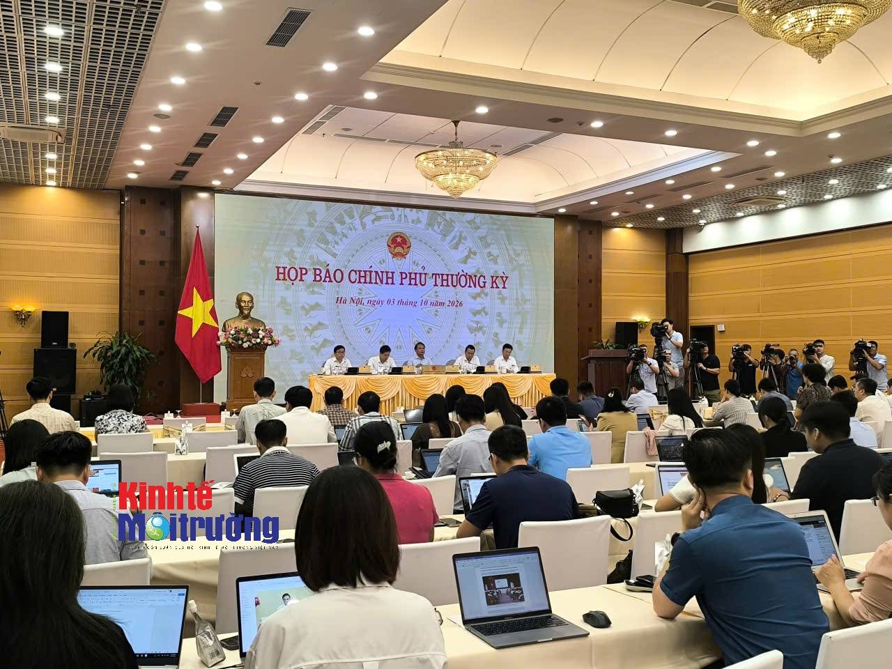 Tăng trưởng GDP 9 tháng cao nhất trong 15 năm qua - Ảnh 1