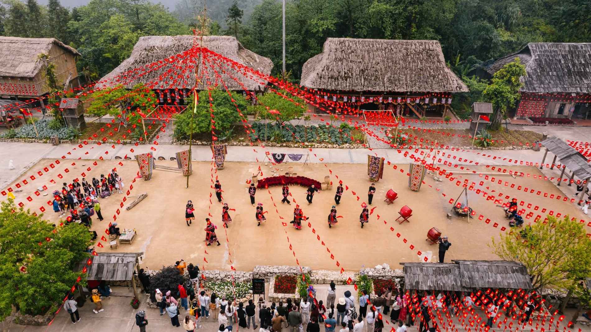 “Săn mây” cực phẩm trên đỉnh Fansipan - Ảnh 8