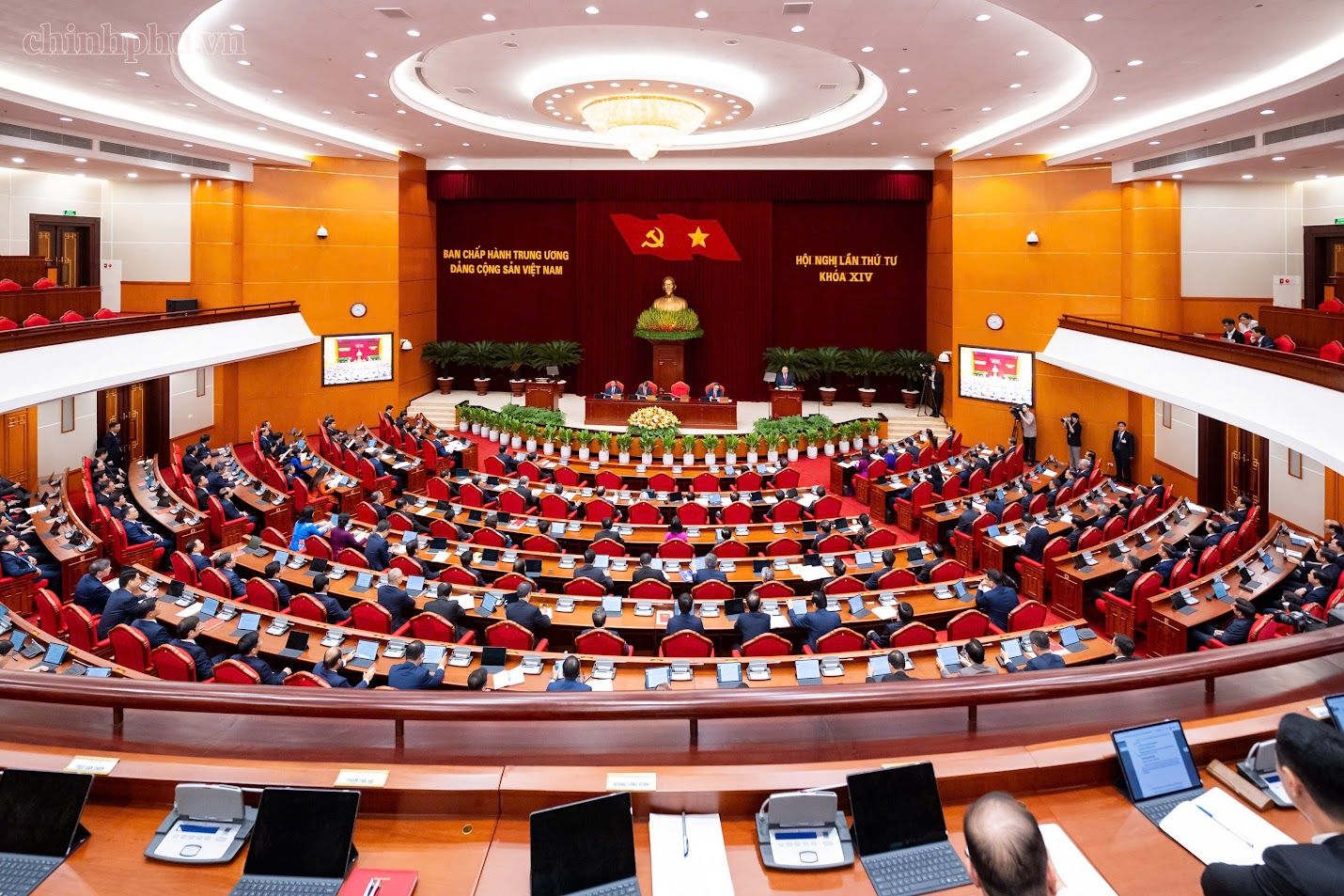 Chùm ảnh: Khai mạc Hội nghị Trung ương 4 - Ảnh 4