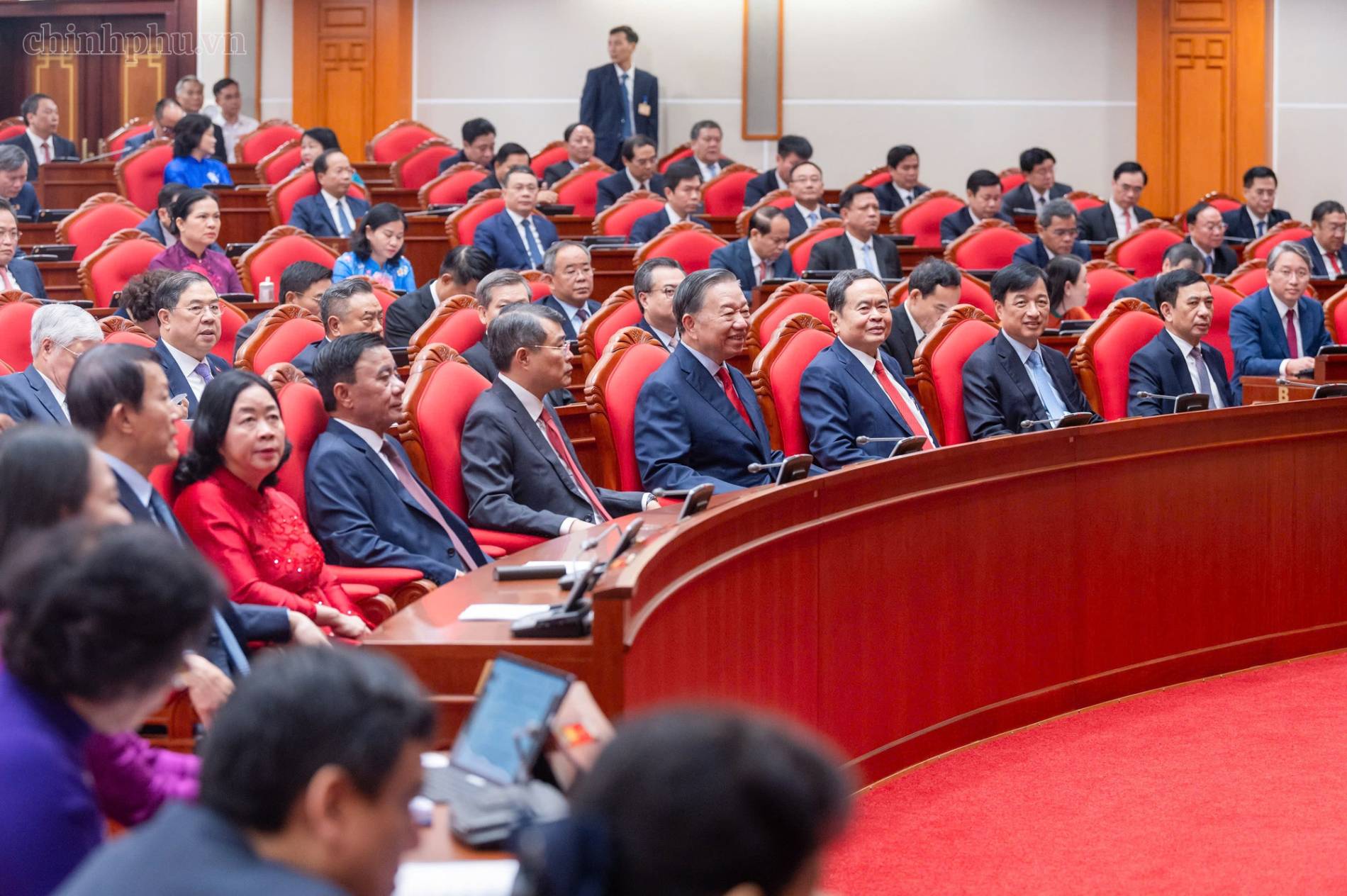 Xây dựng Đảng và hệ thống chính trị đủ sức lãnh đạo, tổ chức thực hiện các mục tiêu phát triển - Ảnh 7