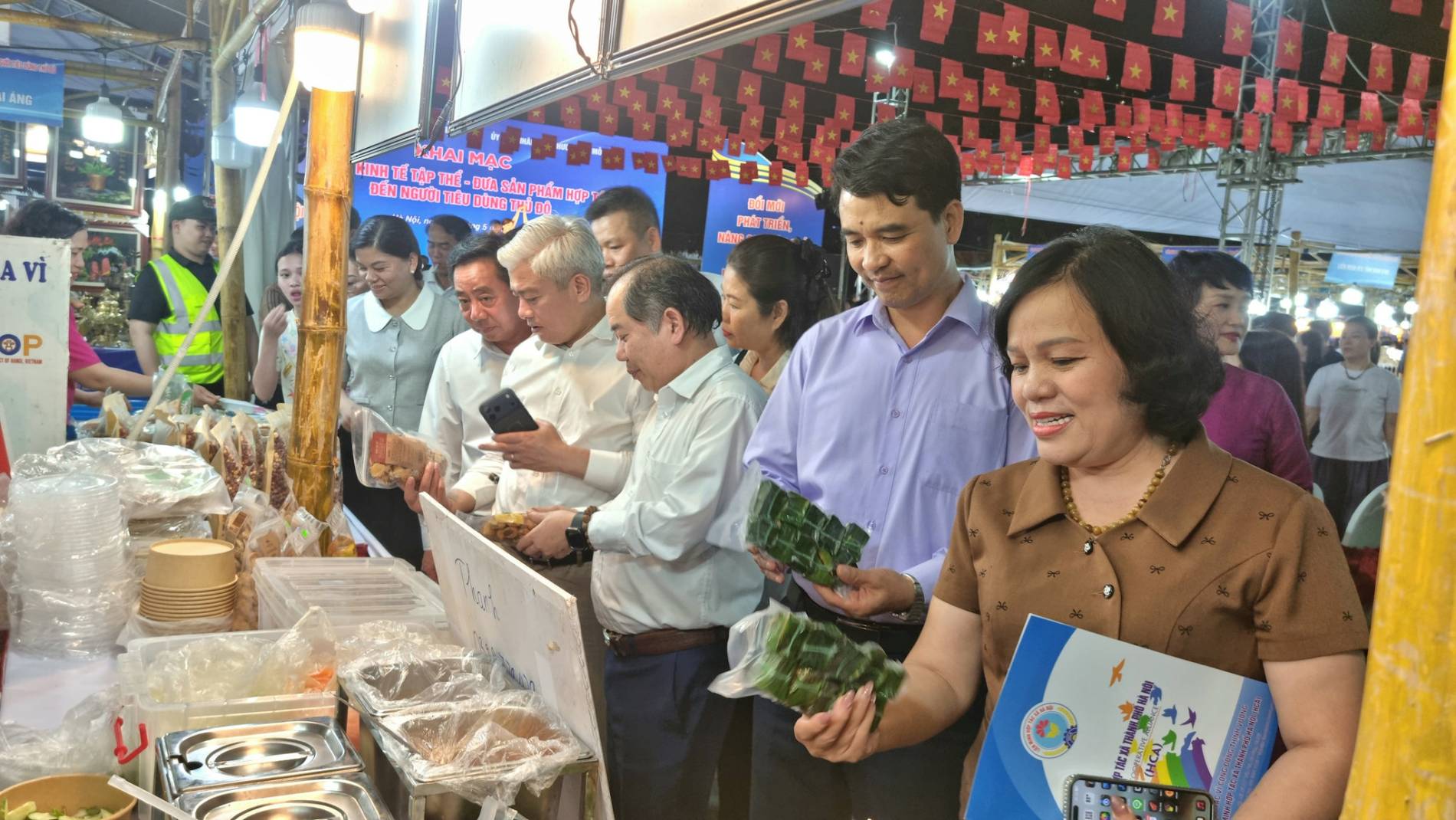 Phát triển kinh tế tập thể, hợp tác xã tại Hà Nội: Bứt phá bằng mô hình Xanh - Số - Tuần hoàn - Ảnh 1