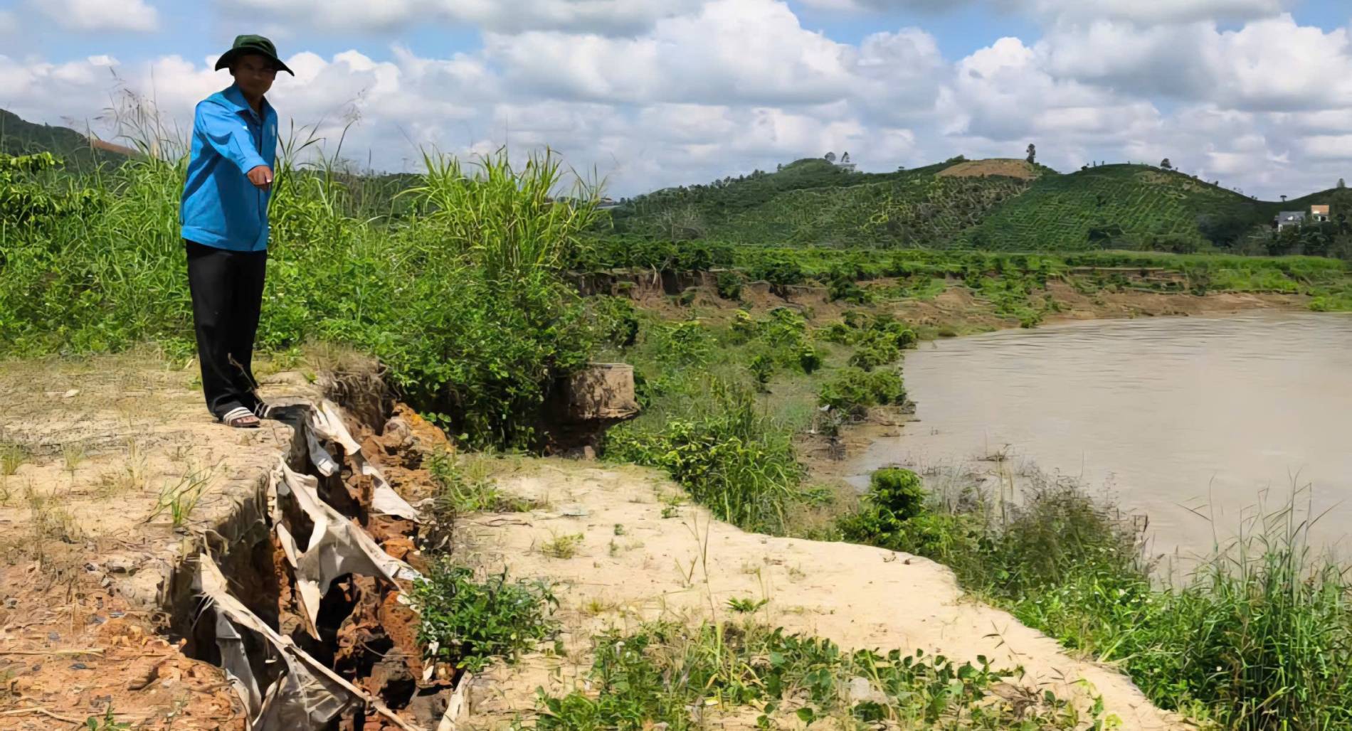 Hiểm họa sạt lở sông Krông Nô: Cần giải pháp căn cơ bảo vệ hạ tầng và sinh kế - Ảnh 1