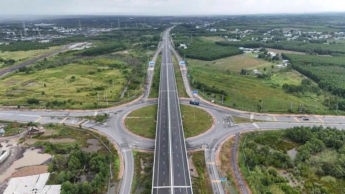 Cao tốc Bến Lức – Long Thành mở dòng giao thương về Thanh Phú Centre Point - Ảnh 2