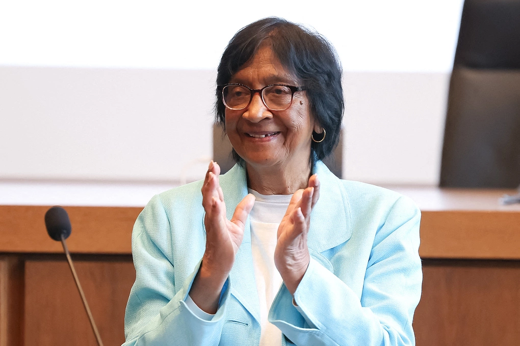 Bà Navanethem Pillay phát biểu tại diễn đàn ở Nuremberg, Đức ngày 9/10 sau khi được công bố đoạt giải Nobel Hòa bình năm 2026. Ảnh: AFP