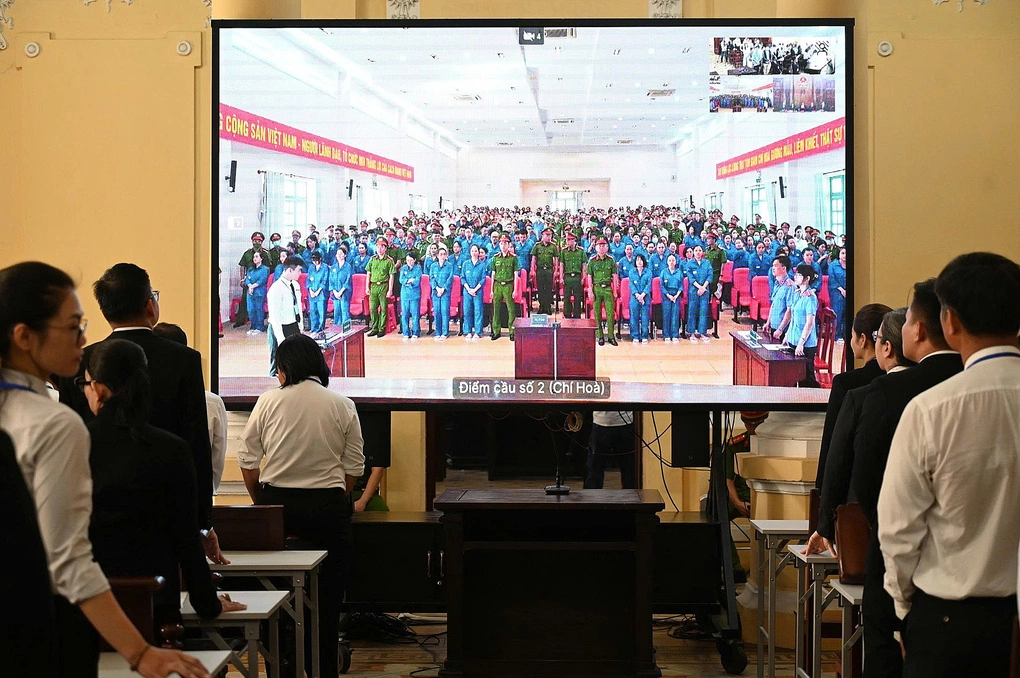 227 bị cáo trong Chuyên án VN10 được xét xử dưới hình thức trực tiếp kết hợp trực tuyến tại TAND TP HCM và Trại tạm giam Chí Hòa.
