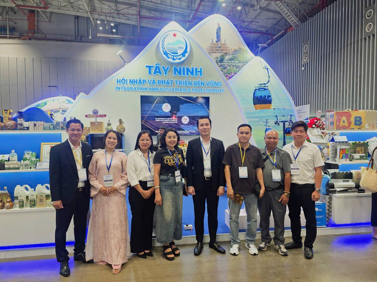 Doanh nhân Việt Nam thời kỳ mới phải kiến tạo giá trị, đồng hành cùng đất nước phát triển bền vững - Ảnh 5
