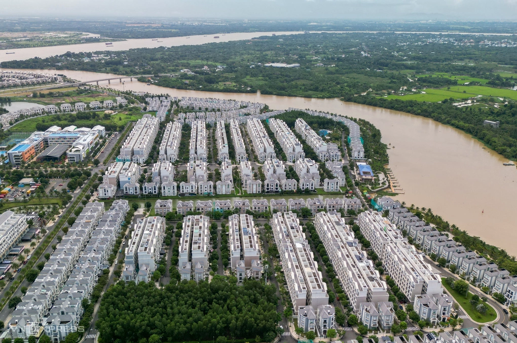 Bất động sản khu Đông TP HCM với các dự án chung cư, đất nền, nhà phố. Ảnh: Quỳnh Trần