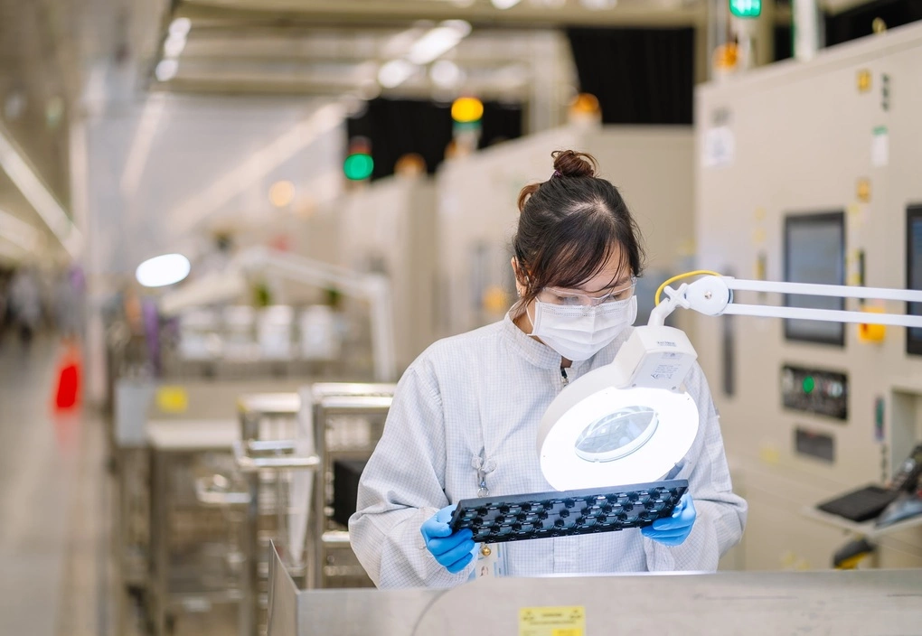 Sản xuất tại nhà máy Intel ở Khu Công nghệ cao TP HCM. Ảnh: Intel Products Vietnam (IPV)