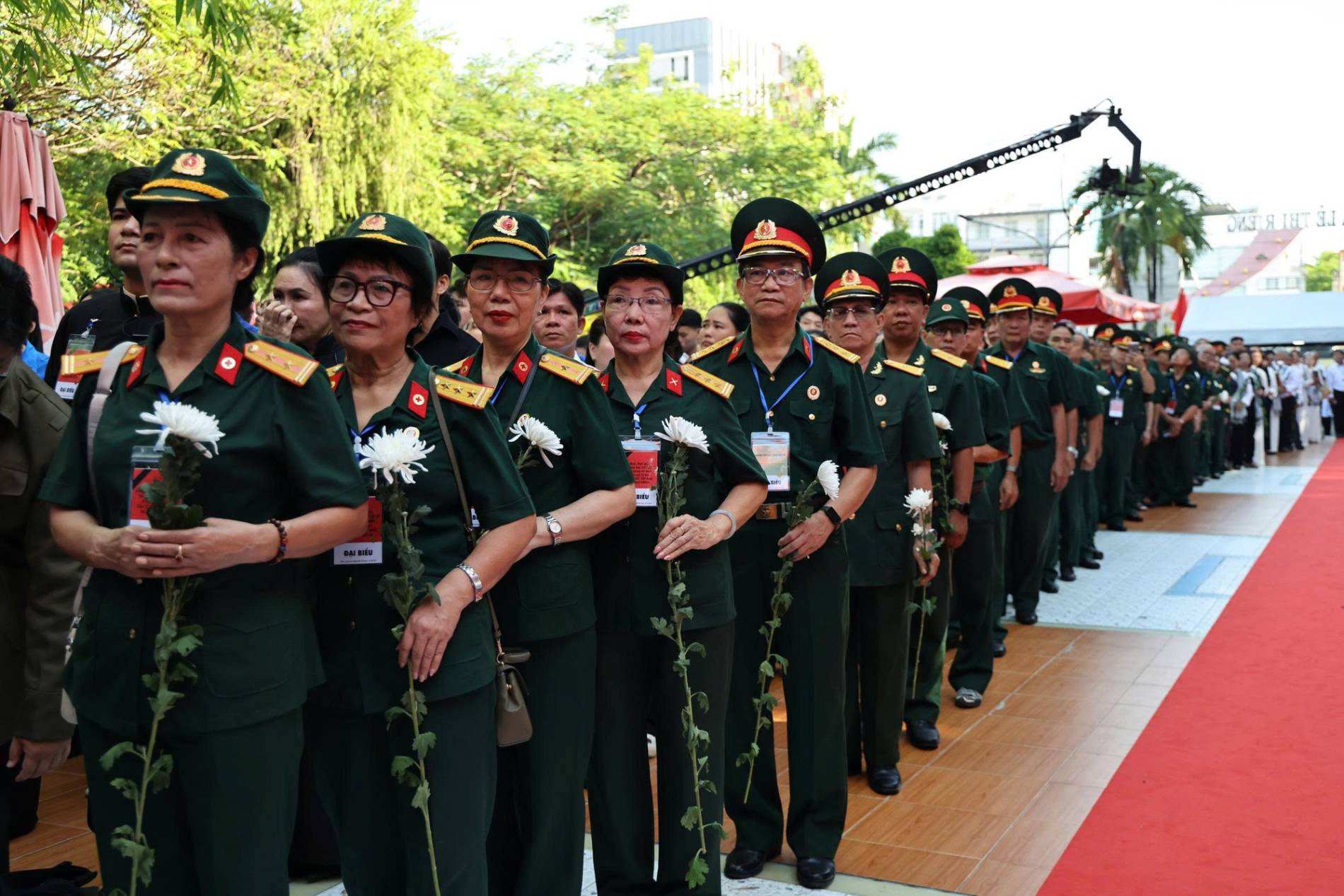 Trang nghiêm lễ viếng, truy điệu và an táng 731 hài cốt liệt sĩ tại TPHCM - Ảnh 6