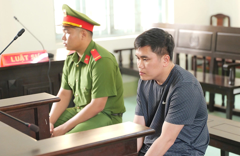 Bị cáo Nguyễn Văn Bảo Trung tại tòa, trước lúc tuyên án. Ảnh: An Bình