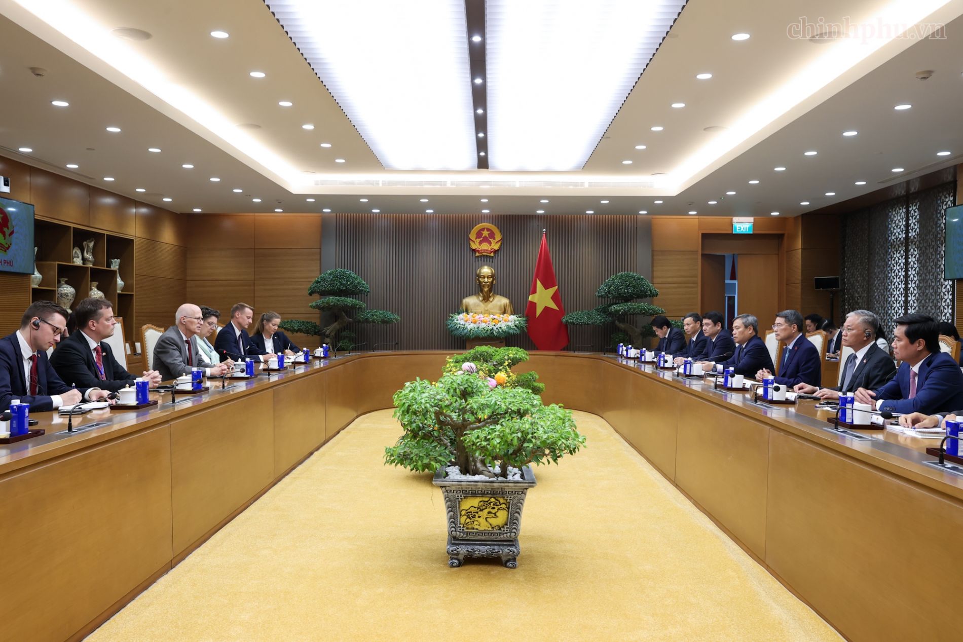 Thủ tướng Lê Minh Hưng: Đưa hợp tác kinh tế biển thành trọng tâm, ưu tiên trong quan hệ với Đức - Ảnh 6