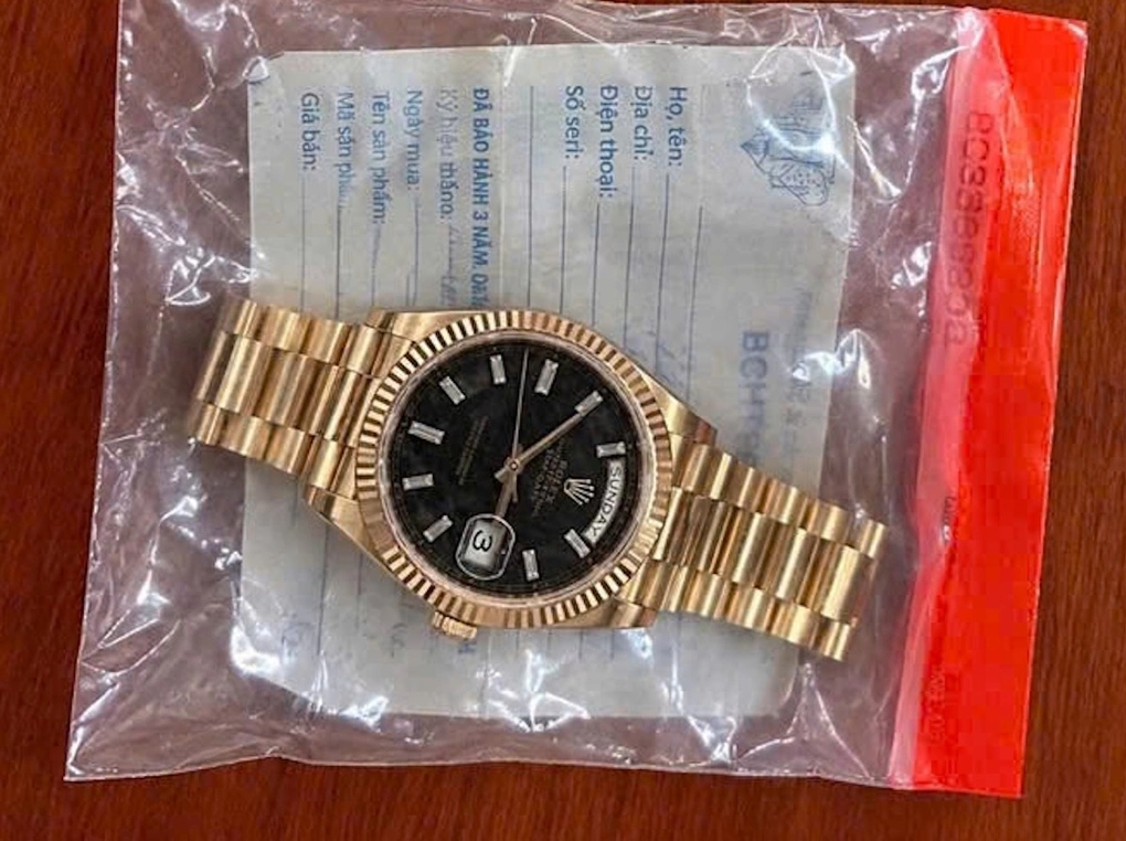 Đồng hồ Rolex được định giá hơn 1,4 tỷ đồng. Ảnh: Ngọc Oanh