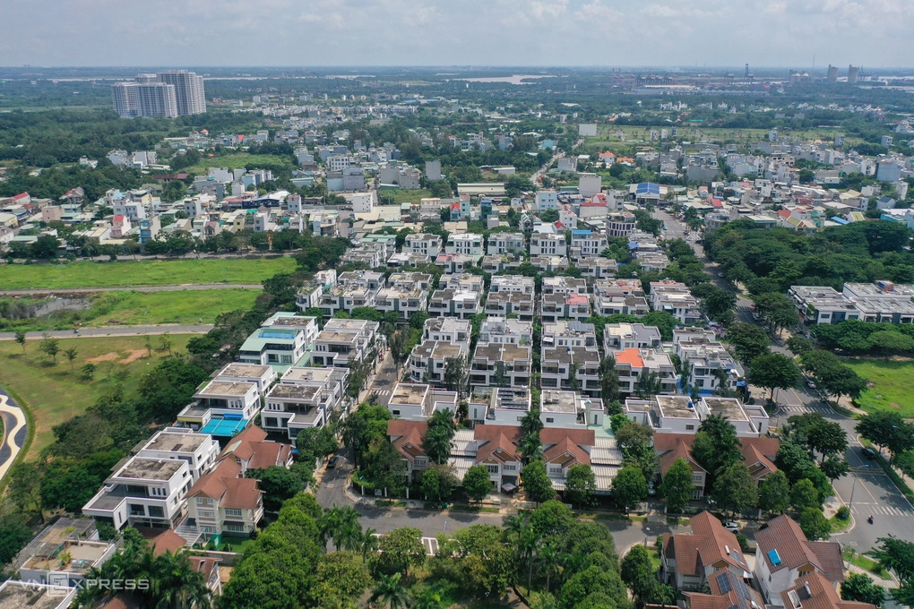 Bất động sản khu Đông TP HCM với các dự án chung cư, nhà phố, đất nền. Ảnh: Quỳnh Trần