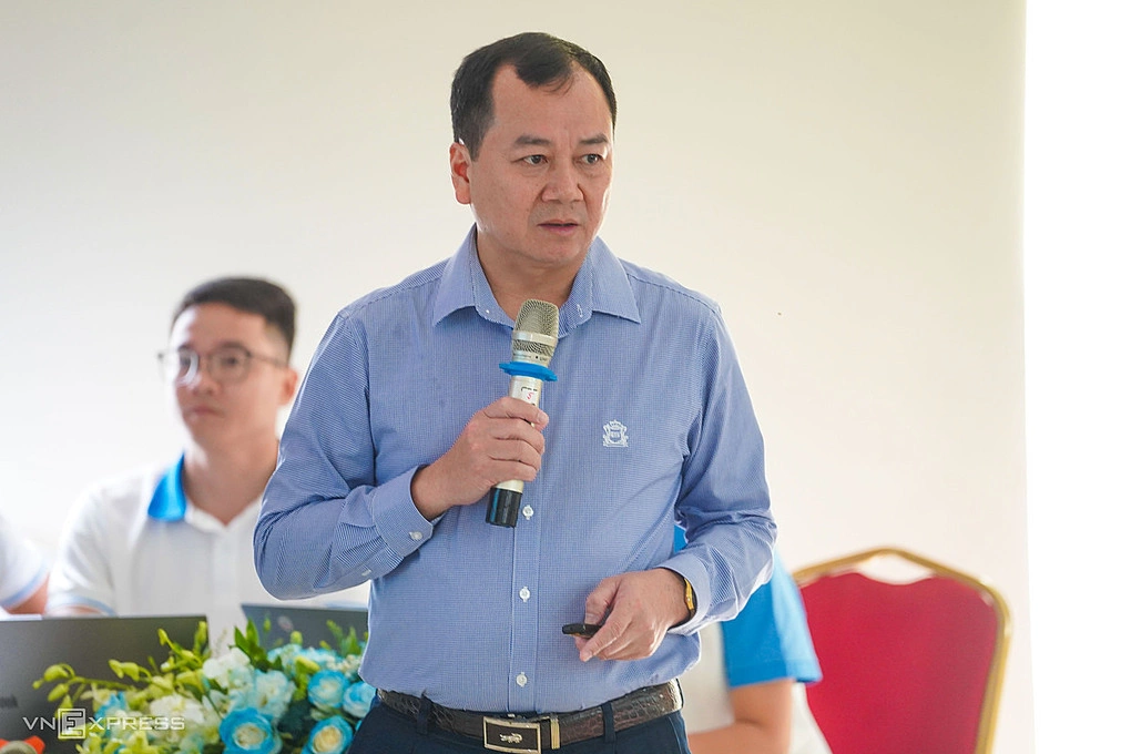 Ông Trần Đình Luân, Cục trưởng Cục Thủy sản và Kiểm ngư (Bộ Nông nghiệp và Môi trường) trình bày tham luận. Ảnh: Bùi Toàn