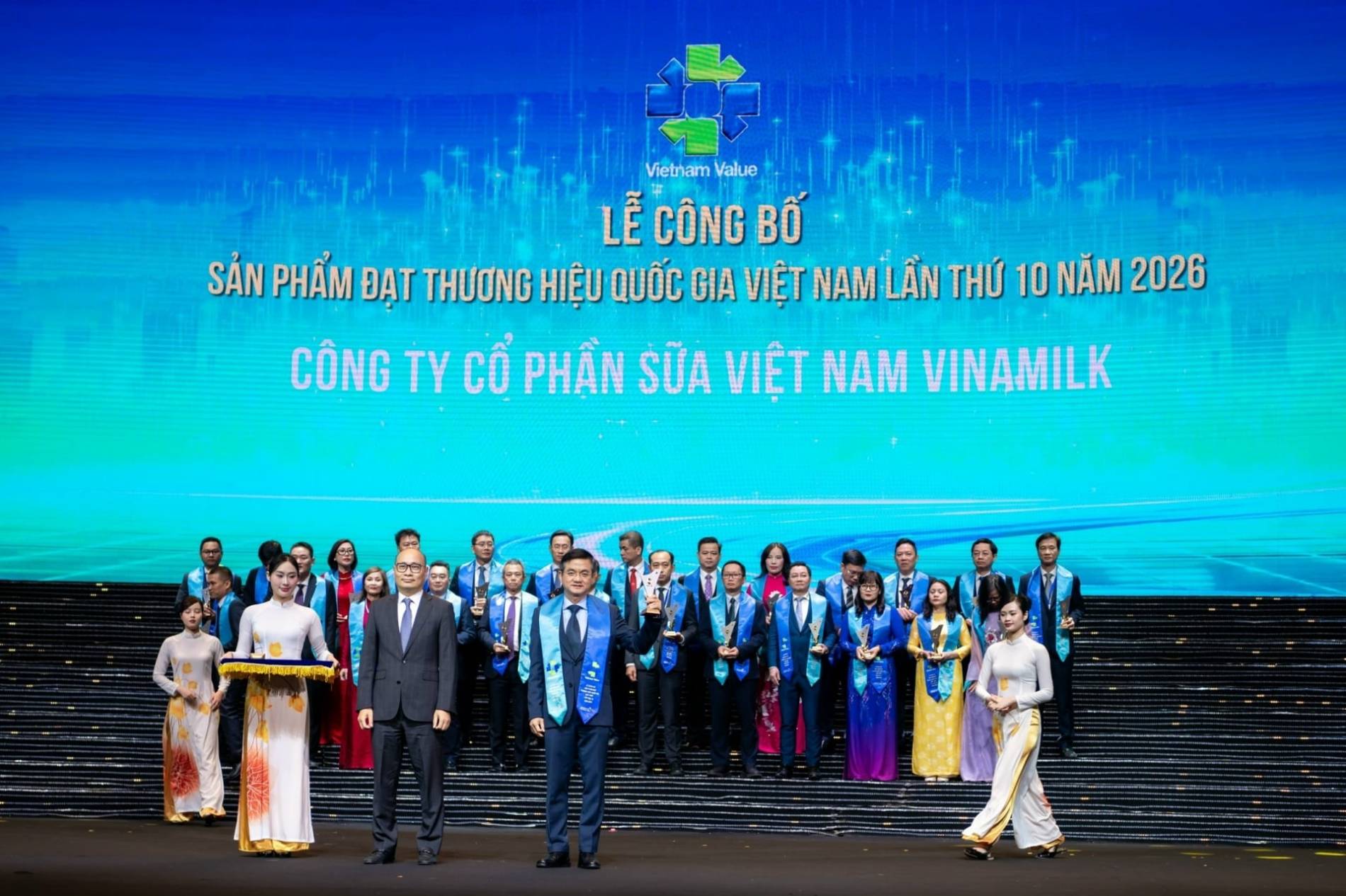 18 năm đạt Thương hiệu Quốc gia và hành trình không ngừng nâng chuẩn của Vinamilk - Ảnh 1