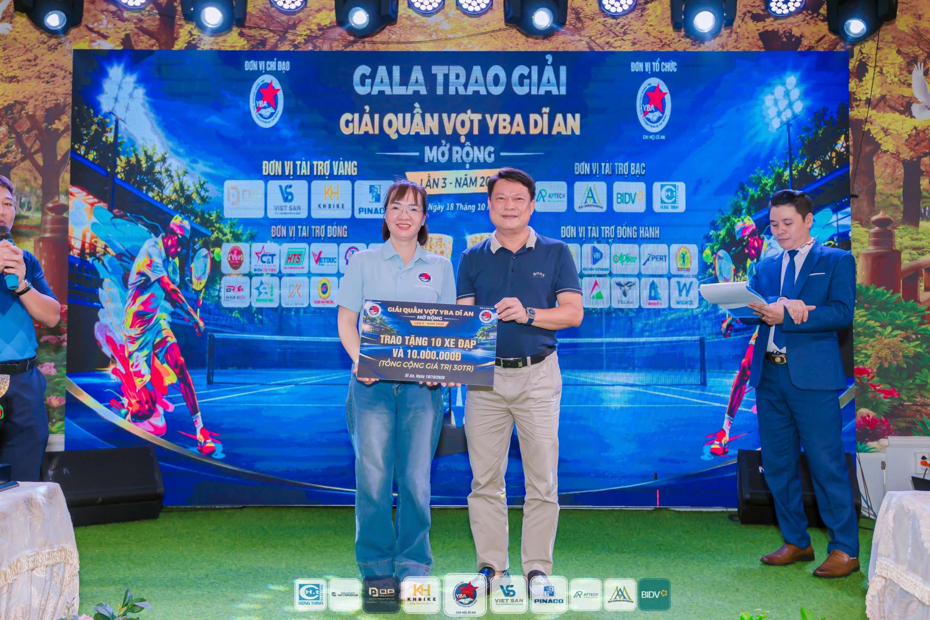 YBA Dĩ An tổ chức giải tennis lần thứ 3, trao 90 triệu đồng học bổng cho học sinh khó khăn - Ảnh 2