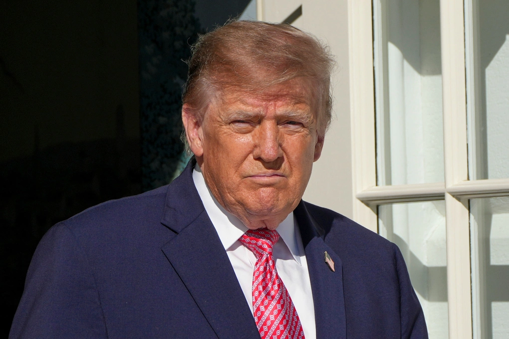 Tổng thống Mỹ Donald Trump tại Bãi cỏ phía Nam Nhà Trắng ngày 19/10. Ảnh: AP