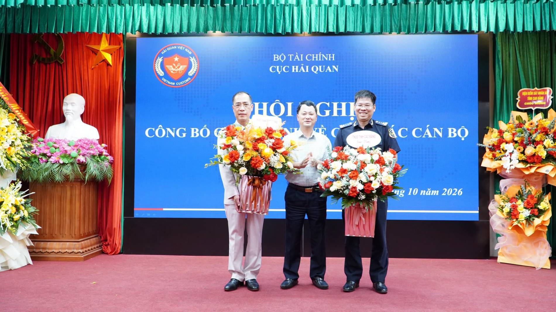 Ông Trần Quang Trung được bổ nhiệm làm Chi cục trưởng Chi cục Hải quan khu vực XVI - Ảnh 8