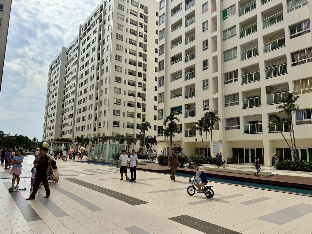 Gần 200 căn hộ tại chung cư 4S Linh Đông, phường Hiệp Bình vừa được cấp sổ hồng trong đợt đầu tiên. Ảnh: Quang Huy