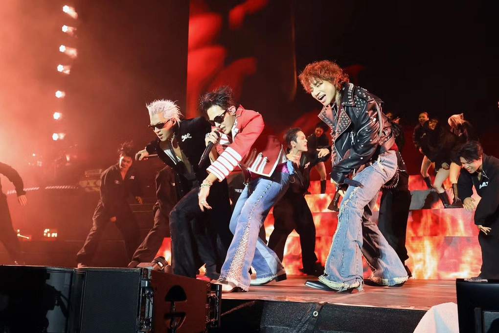 Nhóm nhạc BIGBANG biểu diễn tại Coachella 2026, Mỹ. Ảnh: Coachella
