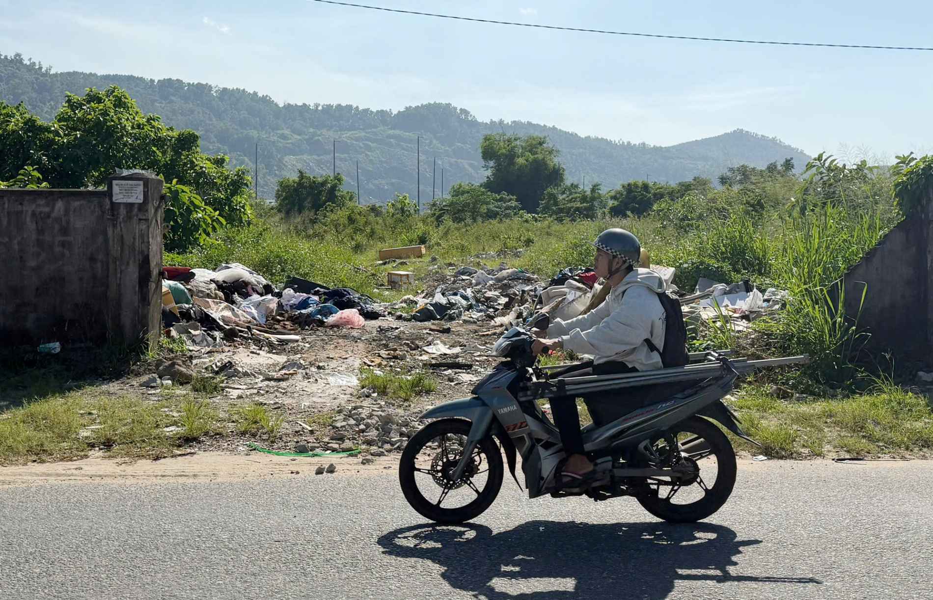 Đà Nẵng: Rác thải sinh hoạt ùn ứ tại nhiều khu dân cư, cần giải pháp đồng bộ từ gốc - Ảnh 1