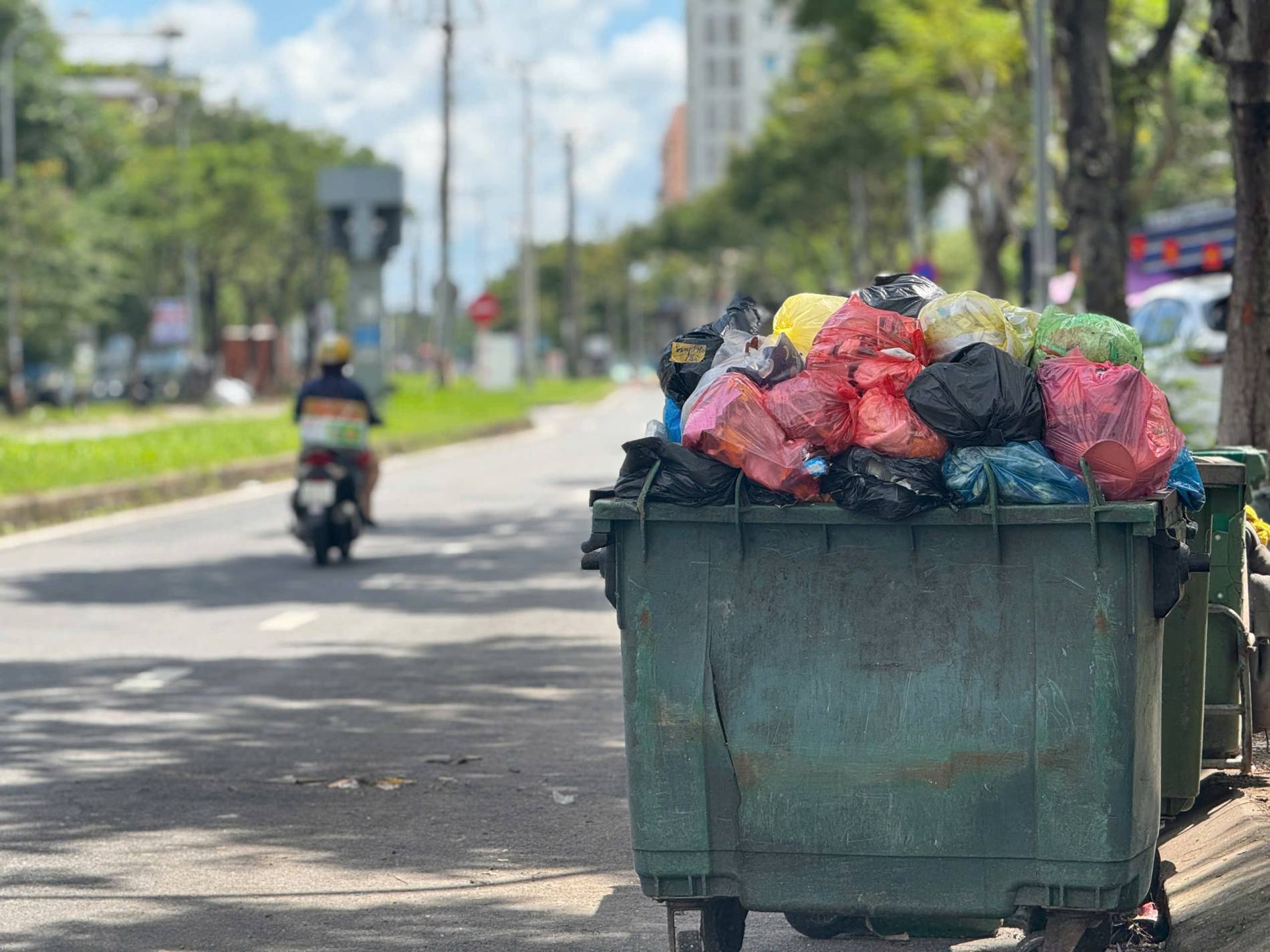 Đà Nẵng: Rác thải sinh hoạt ùn ứ tại nhiều khu dân cư, cần giải pháp đồng bộ từ gốc - Ảnh 5