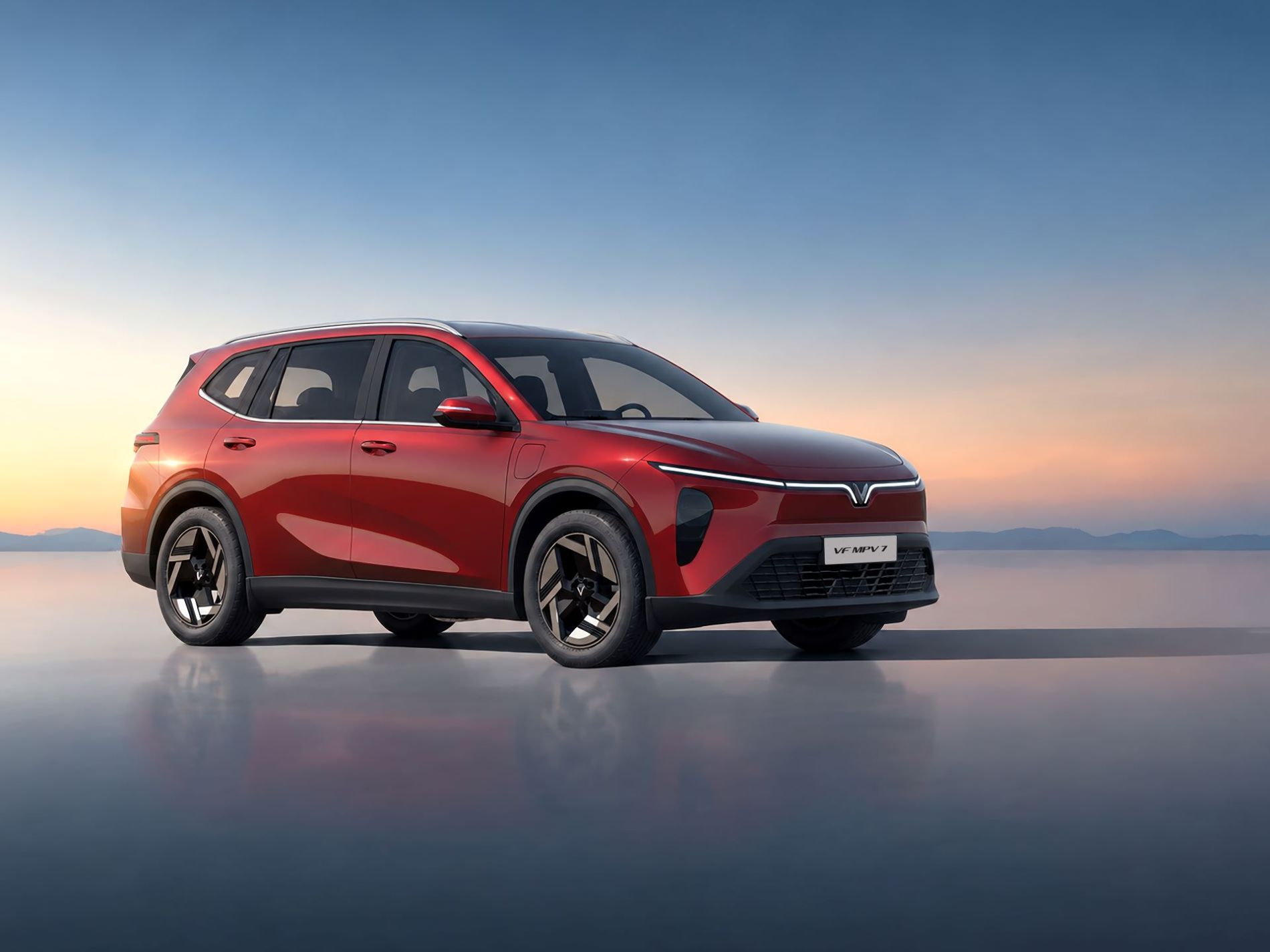 VinFast VF MPV 7 miễn phí sạc tới năm 2029, nhẹ chi phí cho những chuyến đi cuối tuần - Ảnh 1