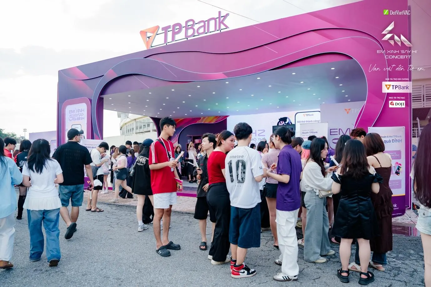 Chương trình Fan Support của TPBank dành cho cộng đồng người hâm mộ Em Xinh Say Hi picture-1265300868-1760319485-324-width1378height918-1452