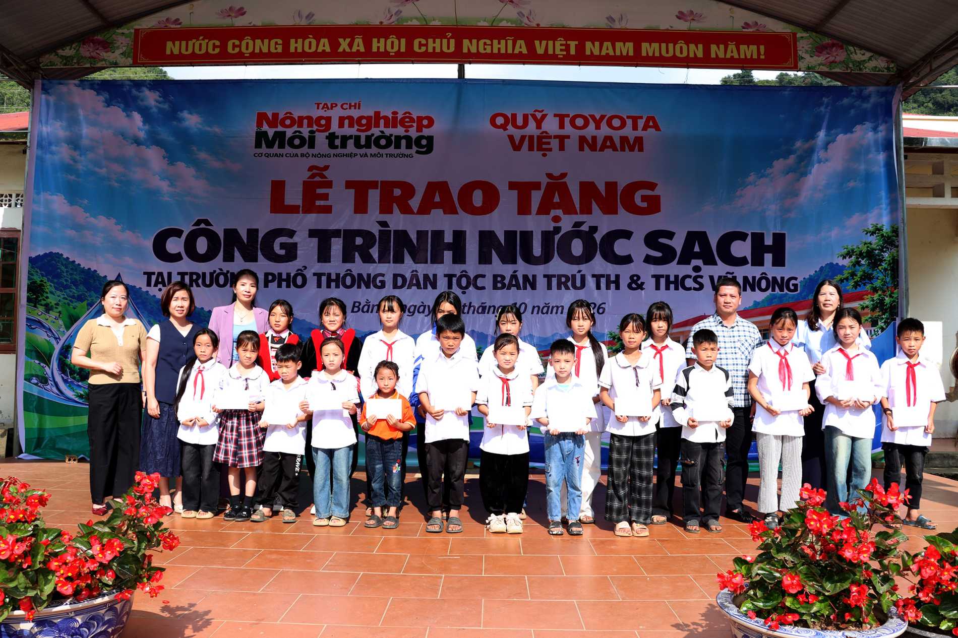 Quỹ Toyota Việt Nam bàn giao công trình nước sạch cho Trưởng Phổ thông dân tộc bán trú TH&THCS - Ảnh 4
