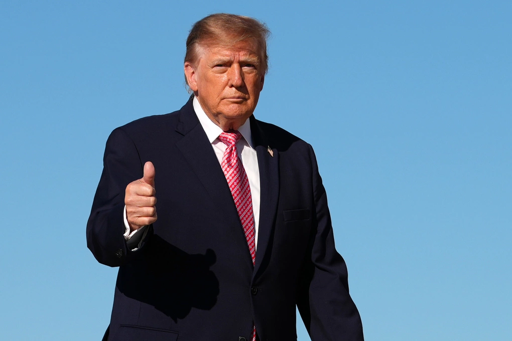 Tổng thống Mỹ Donald Trump tại căn cứ liên hợp Andrews ngày 19/10. Ảnh: AP