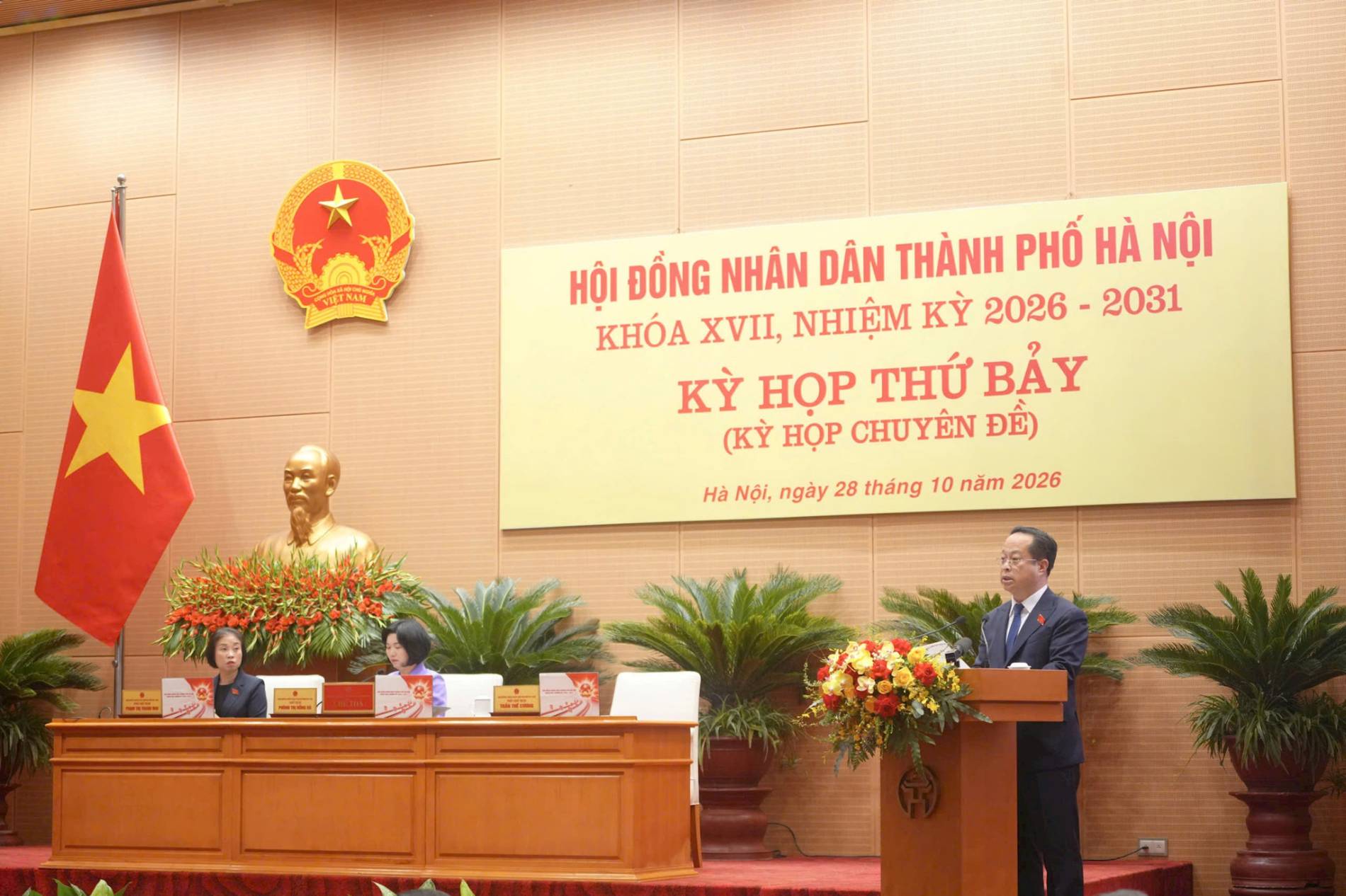 Hà Nội xem xét nhiều quyết sách về hạ tầng, nhà ở và tháo gỡ vướng mắc đô thị - Ảnh 1