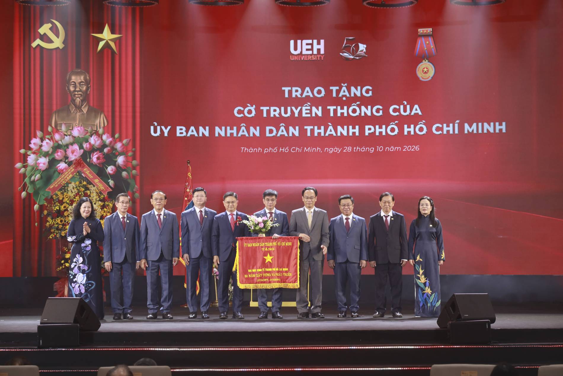UEH kỷ niệm 50 năm thành lập, đón nhận Huân chương Lao động hạng Nhất - Ảnh 3
