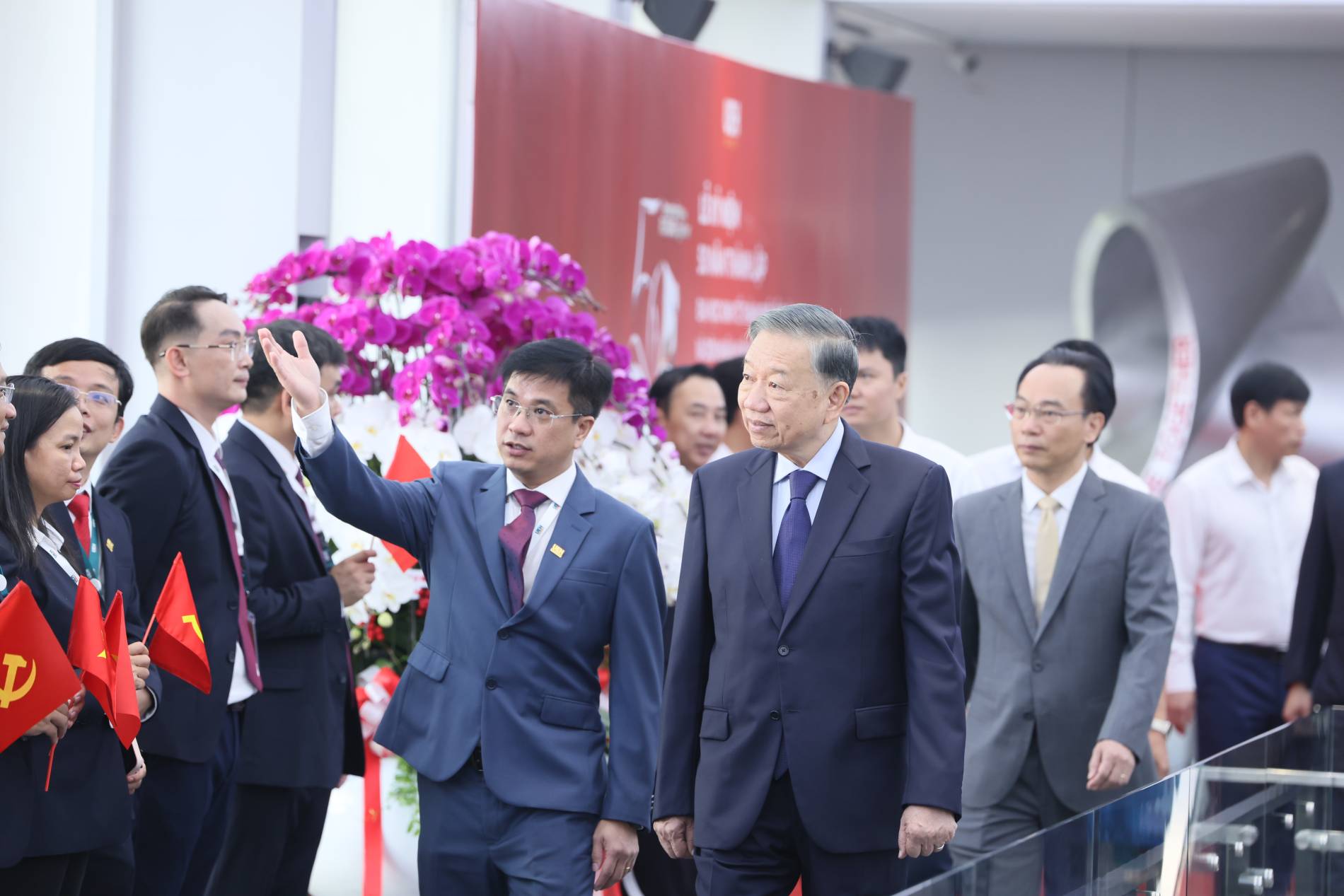 UEH kỷ niệm 50 năm thành lập, đón nhận Huân chương Lao động hạng Nhất - Ảnh 5