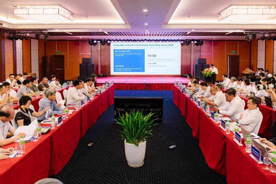 EVNNPC phối hợp tháo gỡ điểm nghẽn nguồn và lưới điện tại Sơn La - Ảnh 1