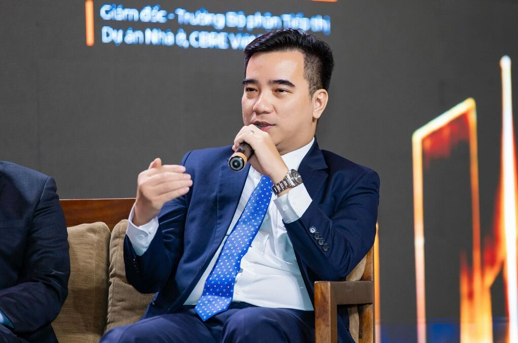 Chuyên gia Võ Huỳnh Tuấn Kiệt, Giám đốc CBRE chia sẻ tại hội thảo. Ảnh: BTC