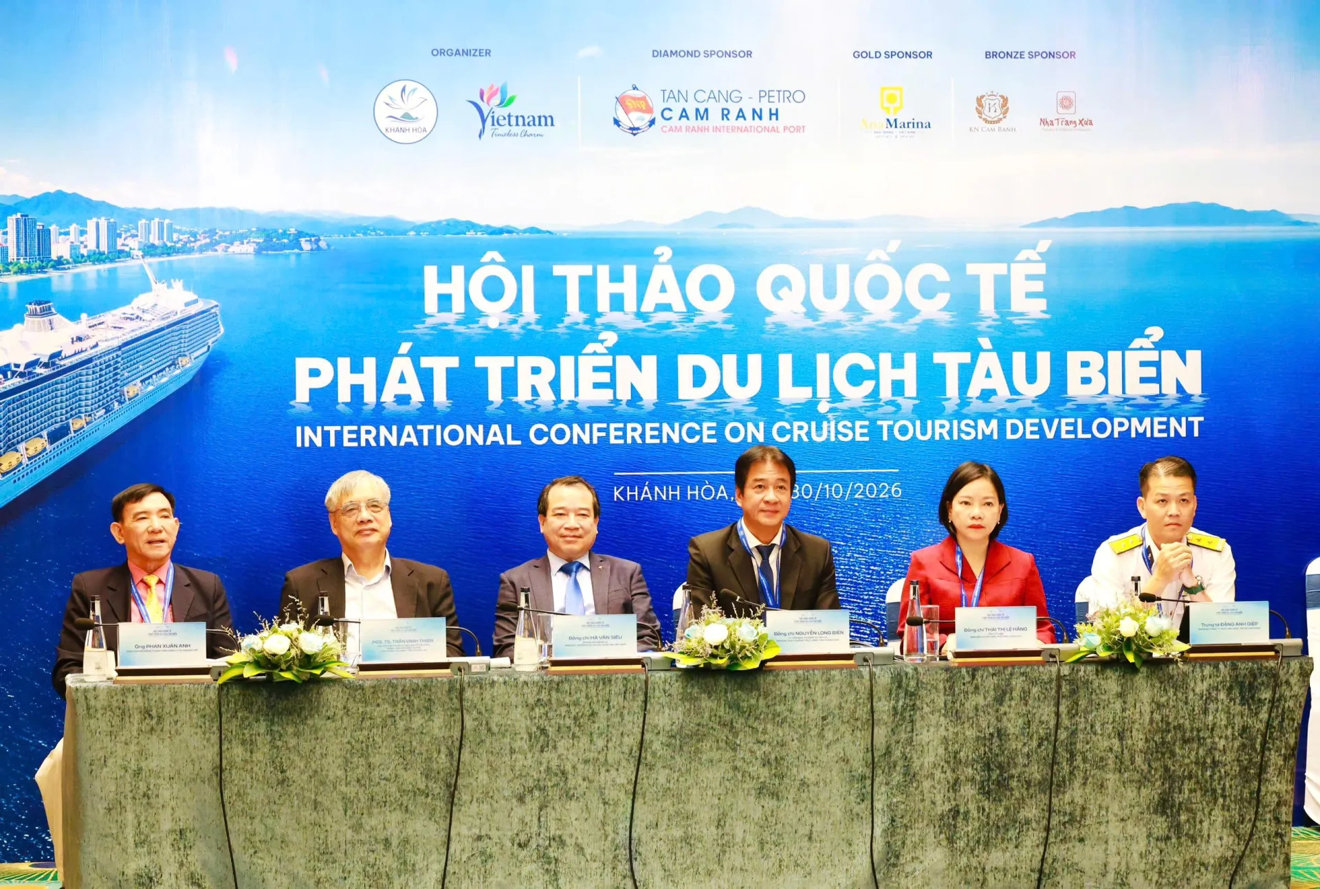 doan-chu-tich-chu-tri-hoi-thao-0406