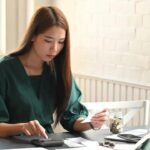 Trước ngày nhận lương, dành vài phút làm 5 việc này để tháng mới đỡ áp lực tiền bạc