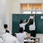Hồi hương khó tìm việc, lao động lại chọn đi