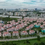 ‘Lãi suất cao có thể ghìm sức mua bất động sản tới cuối năm’