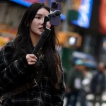 Áp lực ‘gồng mình làm người giàu’ của Gen Z Mỹ